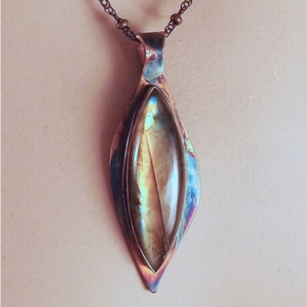 Patrician Art golden labradorite necklace